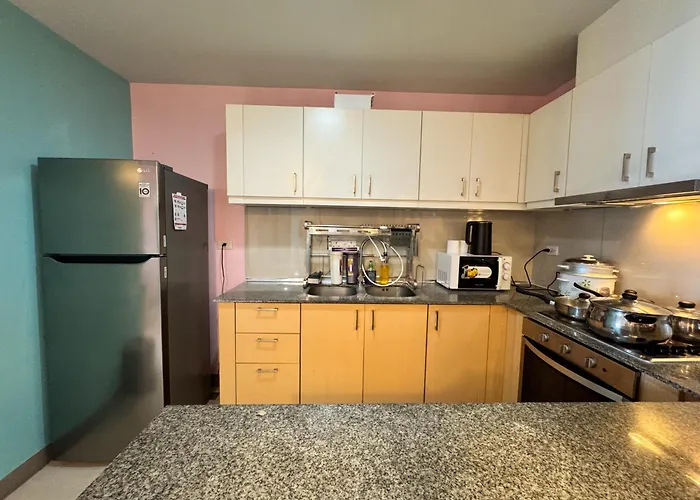Uptown Parksuites Tower 2 4br In Bgc Taguig Manila