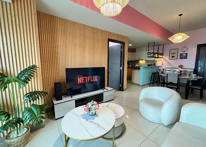 Uptown Parksuites Tower 2 4br In Bgc Taguig * Manila