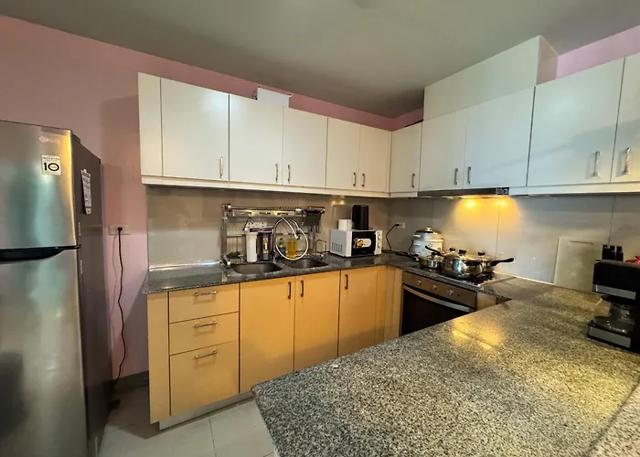 Uptown Parksuites Tower 2 4br In Bgc Taguig Apartamento Manila