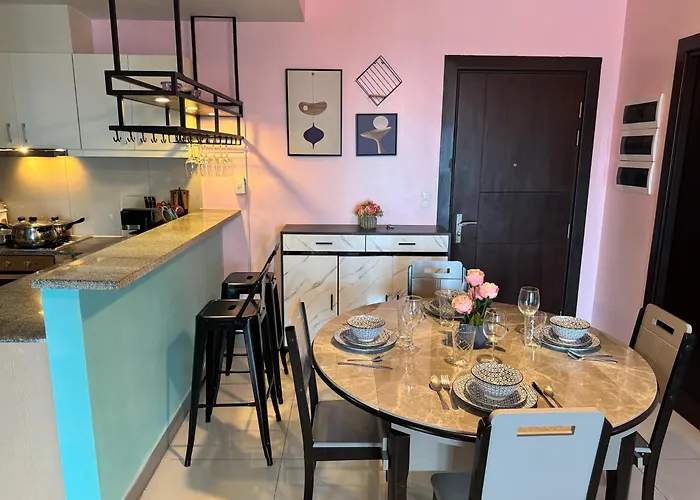 Uptown Parksuites Tower 2 4br In Bgc Taguig *